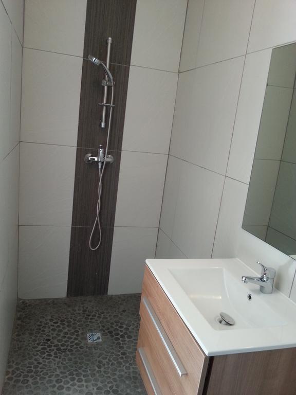 L'Annexe 66 , Saint Denis Centre Ville , A 200 M De La Rue Pietonne , Du Petit Marche Et Du Leader Price , Sur Une Rue Calme, Parking Gratuit Sur La Rue Номер фото